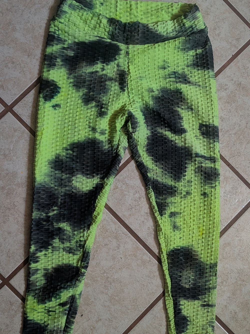 SHEIN Neon Lime and Black Tie-Dye Textured Kids Leggings